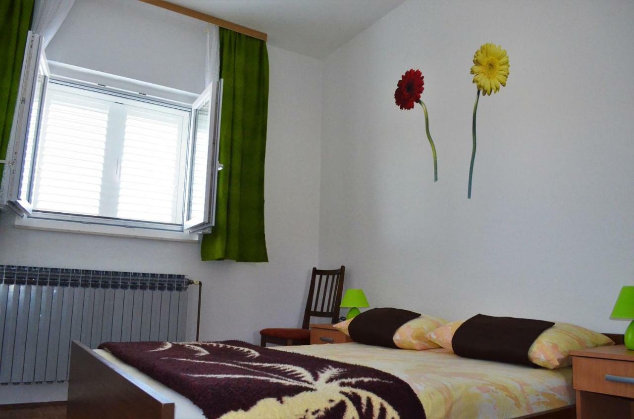 Apartman Rosa Pirovac Ngoại thất bức ảnh