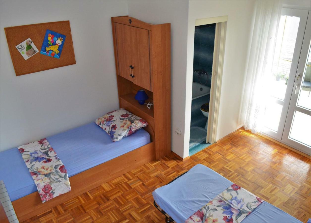 Apartman Rosa Pirovac Ngoại thất bức ảnh