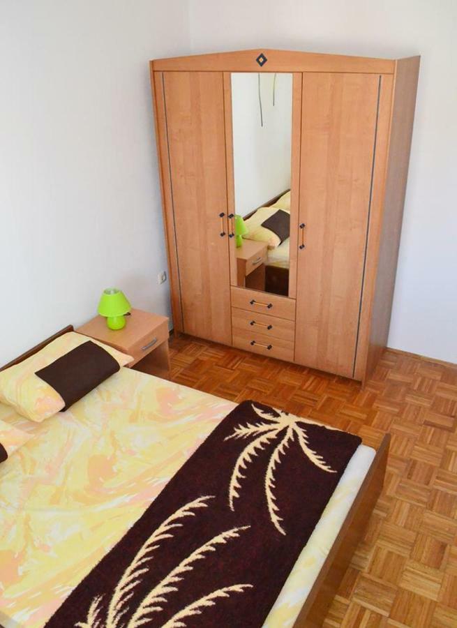 Apartman Rosa Pirovac Ngoại thất bức ảnh