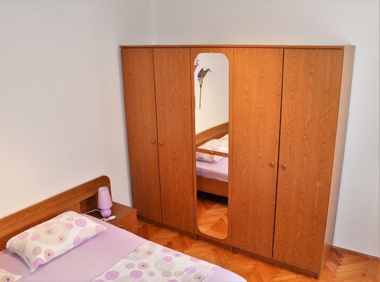 Apartman Rosa Pirovac Ngoại thất bức ảnh